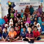 Petugas Desmigratif Rayakan Hari Buruh Bersama Anak TKI Ambalawi - Kabar Harian Bima