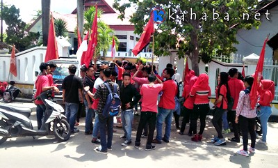 Demo Hari Anti Korupsi, LMND Desak Kasus Fiberglass, Bawang Merah dan K2 Dituntaskan - Kabar Harian Bima