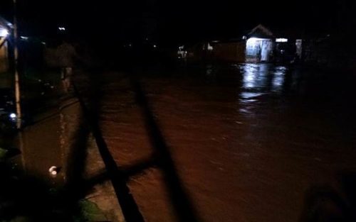 Banjir Malam Ini Meluap Lagi di Kampung Sigi - Kabar Harian Bima