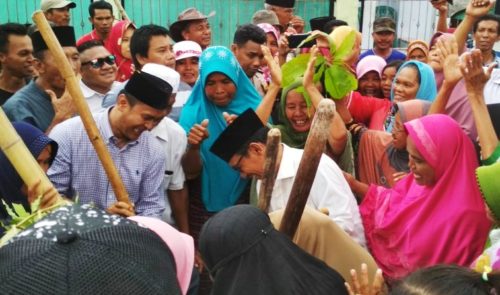 Shalawat dan Kareku Kandei Sambut Lutfi-Feri di Rabadompu Barat - Kabar Harian Bima