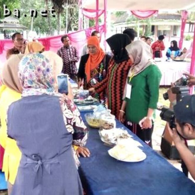 STKIP Bima Bazar Makanan Khas Bima di Acara Seminar Nasional