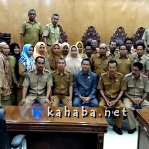 Suasana Haru di Kantor Dewan Melepas Feri Sofiyan