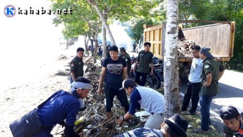 Bersihkan Pantai Kalaki, Komunitas Jao Bima Kumpulkan 6 Ton Sampah - Kabar Harian Bima