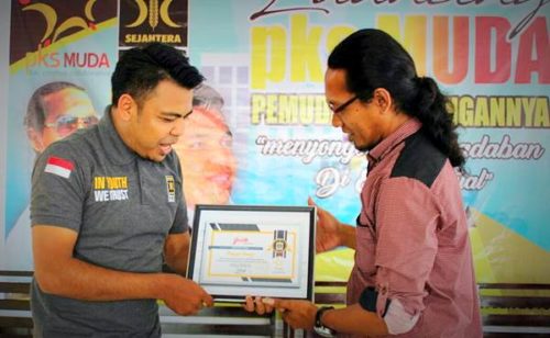 Rangga Babuju Terima Youth PKS Award 2018 - Kabar Harian Bima
