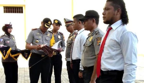 4 Anggota Polres Bima Diberi Penghargaan, 1 Polisi Dipecat - Kabar Harian Bima