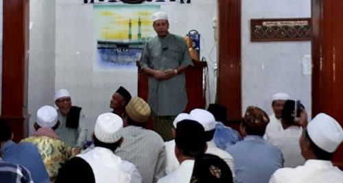 Safari Ramadan di Rasanae Timur, Walikota Serahkan Bantuan Keagamaan - Kabar Harian Bima