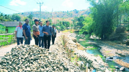 Warga Minta Perbaikan Sungai Dodu, Ketua DPRD Langsung Tinjau Lokasi - Kabar Harian Bima