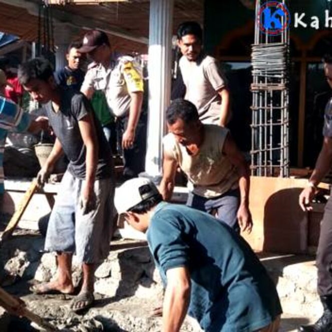 Polsek Bolo dan Warga Gotong Royong Renovasi Masjid Baburridwan