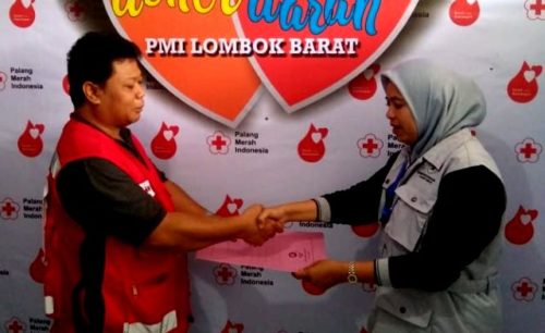Pemkot Bima Serahkan 102 Kantong Darah Untuk Korban Gempa Lombok - Kabar Harian Bima