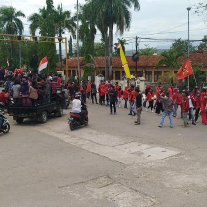 Kota Bima “Dikepung” Para Demonstran