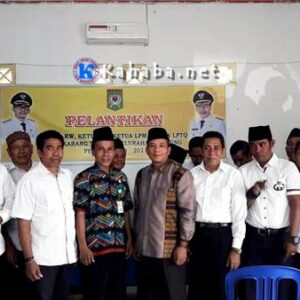 Camat Rasanae Barat Lantik RT, RW, LPM, BKM dan Karang Taruna Kelurahan Tanjung