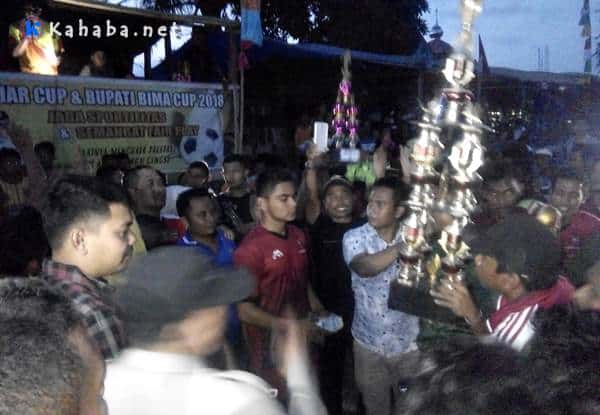 Drama Adu Pinalti, STKIP Taman Siswa Juara di Turnamen Fajar Cup dan Bupati Cup - Kabar Harian Bima