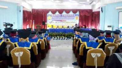 40 Mahasiswi Akbid Surya Mandiri Diwisuda, H Jubair: Jadilah Tenaga Bidan Profesional - Kabar Harian Bima