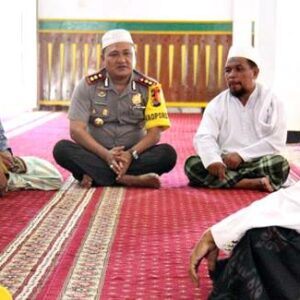 Erwin Sholat Jumat Keliling Masjid, Ajak Warga Wujudkan Pemilu Damai 2019