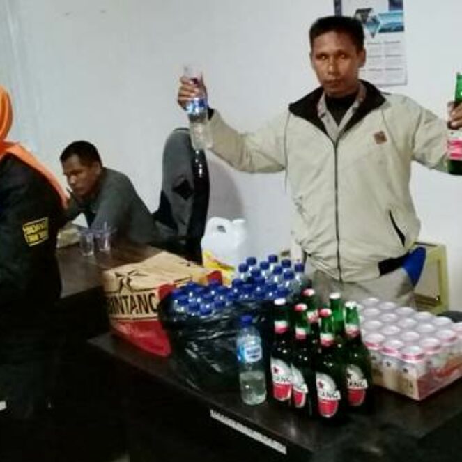 Anggota Pol PP Amankan 7 Pasangan Diduga Mesum dan 66 Botol Miras
