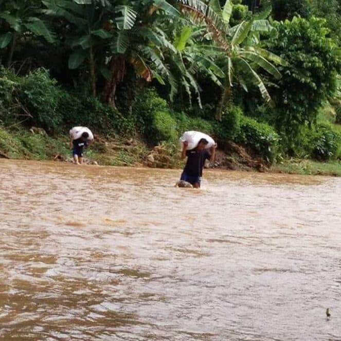 Begini Nasib Petani Desa Boke Saat Pikul Hasil Panen, Nyawa Taruhan