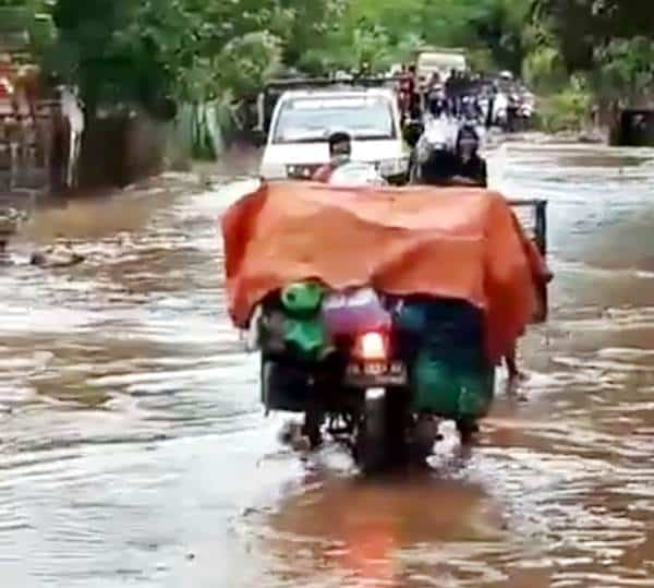 Banjir Kilo dan Kempo Sisakan Limbah dan Lumpur - Kabar Harian Bima