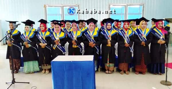 39 Mahasiswi Akbid Harapan Bunda Angkatan Ke-X Diwisuda - Kabar Harian Bima