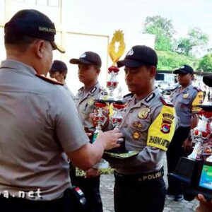 Bhabinkamtibmas Teladan Dapat Penghargaan