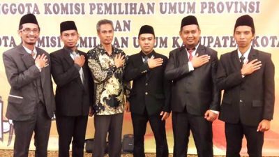 Dilantik, Komisioner KPU Kabupaten Bima Mulai Bertugas - Kabar Harian Bima