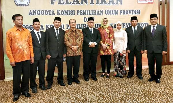 Komisioner KPU Kota Bima Dilantik, Mursalin Terpilih Jadi Ketua - Kabar Harian Bima