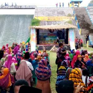 Hidupkan Kembali Kearifan Lokal, Karang Taruna Desa Roka Adakan Festival Kampung Jompa