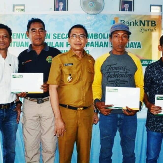 Wakil Walikota Bima Serahkan Dana BSPS