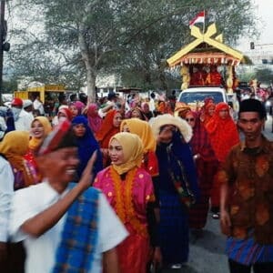 Ratusan Rombongan Ramaikan Pawai Budaya Hut Jadi Bima Ke-379 - Kabar Harian Bima