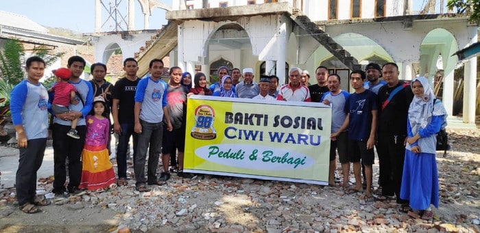 Alumni Ciwi Waru Bantu Pembangunan Masjid Miftahul Jannah Manggemaci - Kabar Harian Bima