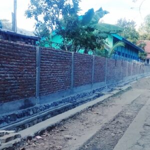 Bangun Tembok Sekolah Negeri Pakai DD, Warga Ancam Lapor Kades Raba ke Polisi