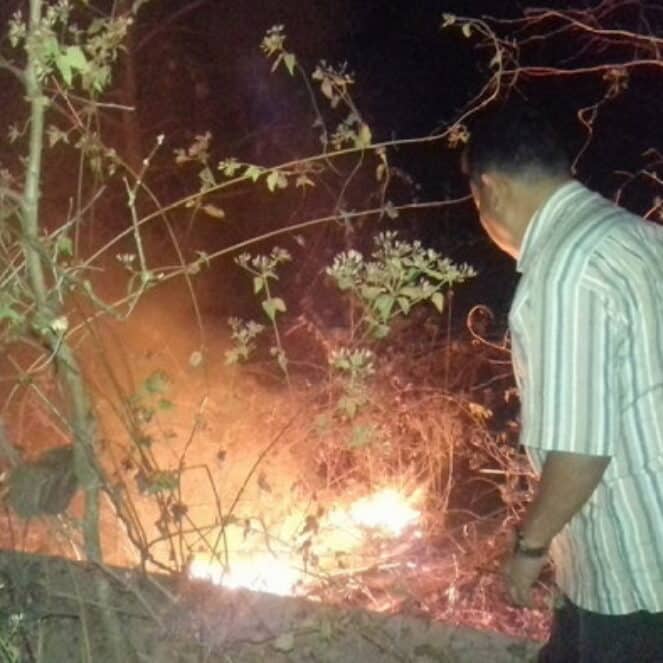 Antisipasi Kebakaran Hutan, Polisi Padamkan Titik Api di Pegunungan Lampe dan Kumbe