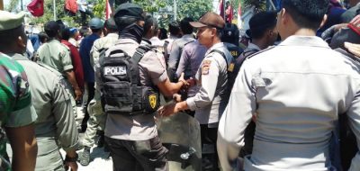 150 Personil Polres Bima Kota Turun Amankan Demonstrasi - Kabar Harian Bima