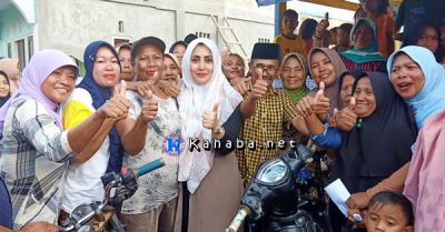 HM Lutfi Kembali Blusukan dan Bagi-bagi Uang di Kelurahan Tanjung - Kabar Harian Bima