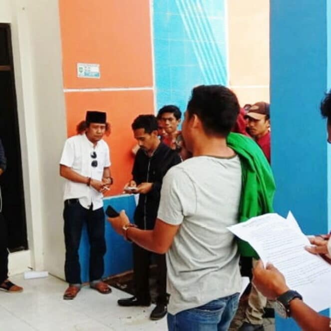 Tukang Pembangunan Rumah Relokasi Demonstrasi di Kantor BPBD, Tanyakan Soal Gaji