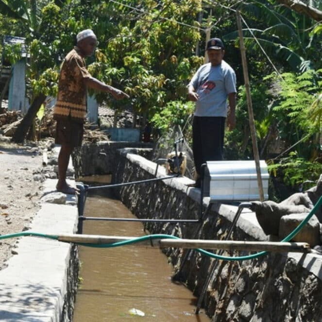 Krisis Air Bersih di Kota Bima, Warga Ambil Air Parit Untuk Kebutuhan Hidup