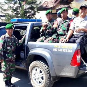 TNI-Polri Patroli di Kelurahan Penatoi dan Penaraga - Kabar Harian Bima