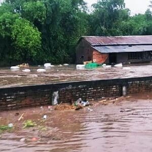Banjir Bandang di Bolo Terjang Gudang Penggilingan Padi