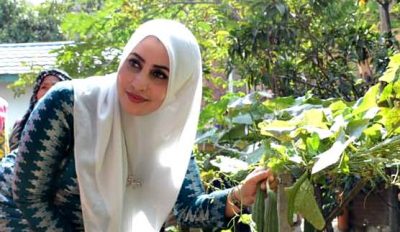Hj Ellya Terima Anugerah Perempuan Insipiratif Indonesia - Kabar Harian Bima