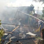 Rumah Panggung di Kelurahan Ule Ludes Dilahap Api - Kabar Harian Bima