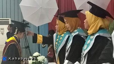 43 Mahasiswi Akbid Harapan Bunda Diwisuda dan Sandang Gelar Ahli Madya Kebidanan - Kabar Harian Bima