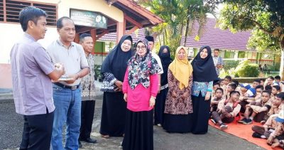Alumni 1997 SMPN 1 Wawo Serahkan  Bantuan untuk Masjid Sekolah - Kabar Harian Bima