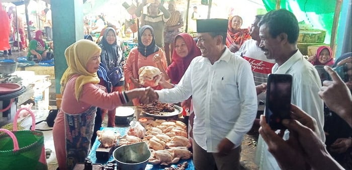 Terus Raih Simpati Warga, Syafa'ad Blusukan di Pasar Tente - Kabar Harian Bima