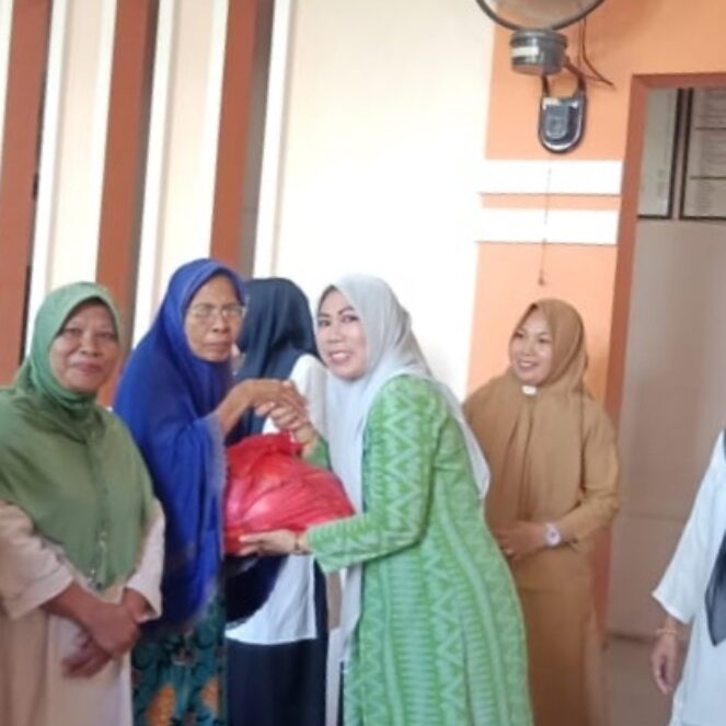 Iswara Kota Bima Bagikan Bantuan Sembako