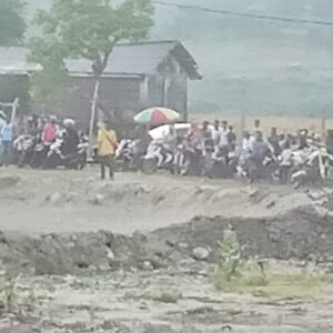 Surat Edaran Bupati tak Dihiraukan, Warga Ramai-Ramai Nekat Nonton Latihan Motor Kros