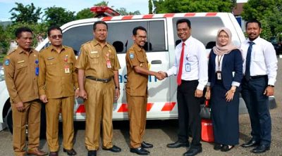 Walikota Bima Terima Hibah Ambulance dari PT Taspen - Kabar Harian Bima