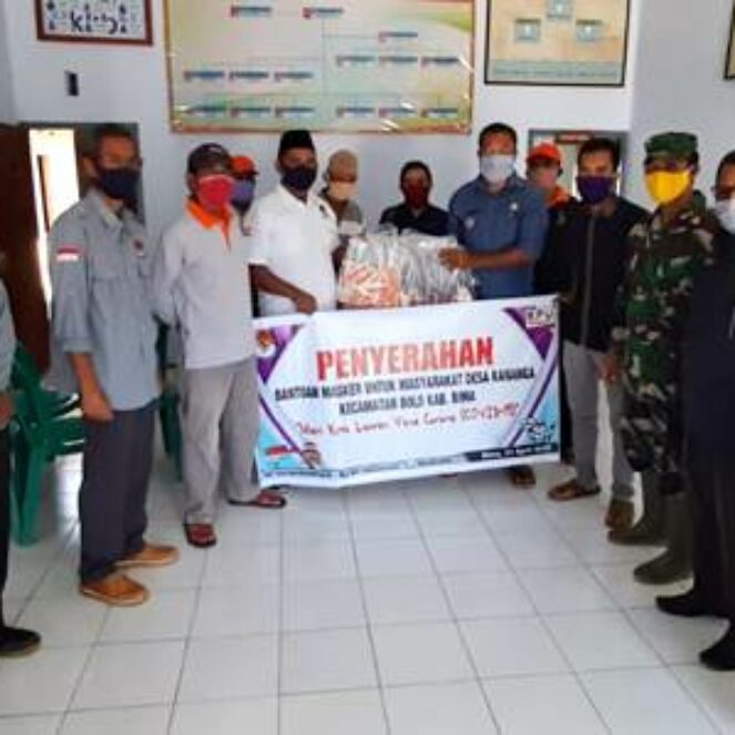 Dukungan Untuk Warga Desa Kananga, KPU Salurkan Masker dan Vitamin