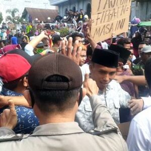 Dana Desa Pemdes Bolo tidak Bisa Dicairkan, PMD Blokir Jalan - Kabar Harian Bima