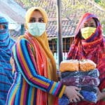 Dekranasda Kota Bima Serahkan Bantuan Benang untuk Penenun - Kabar Harian Bima