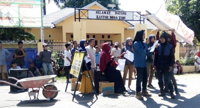 Bawa Keranda Mayat, APDT Demo Pemdes Timu - Kabar Harian Bima