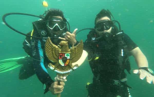 Bima Diving Club Peringati Hari Pancasila di Bawah Laut Soromandi - Kabar Harian Bima